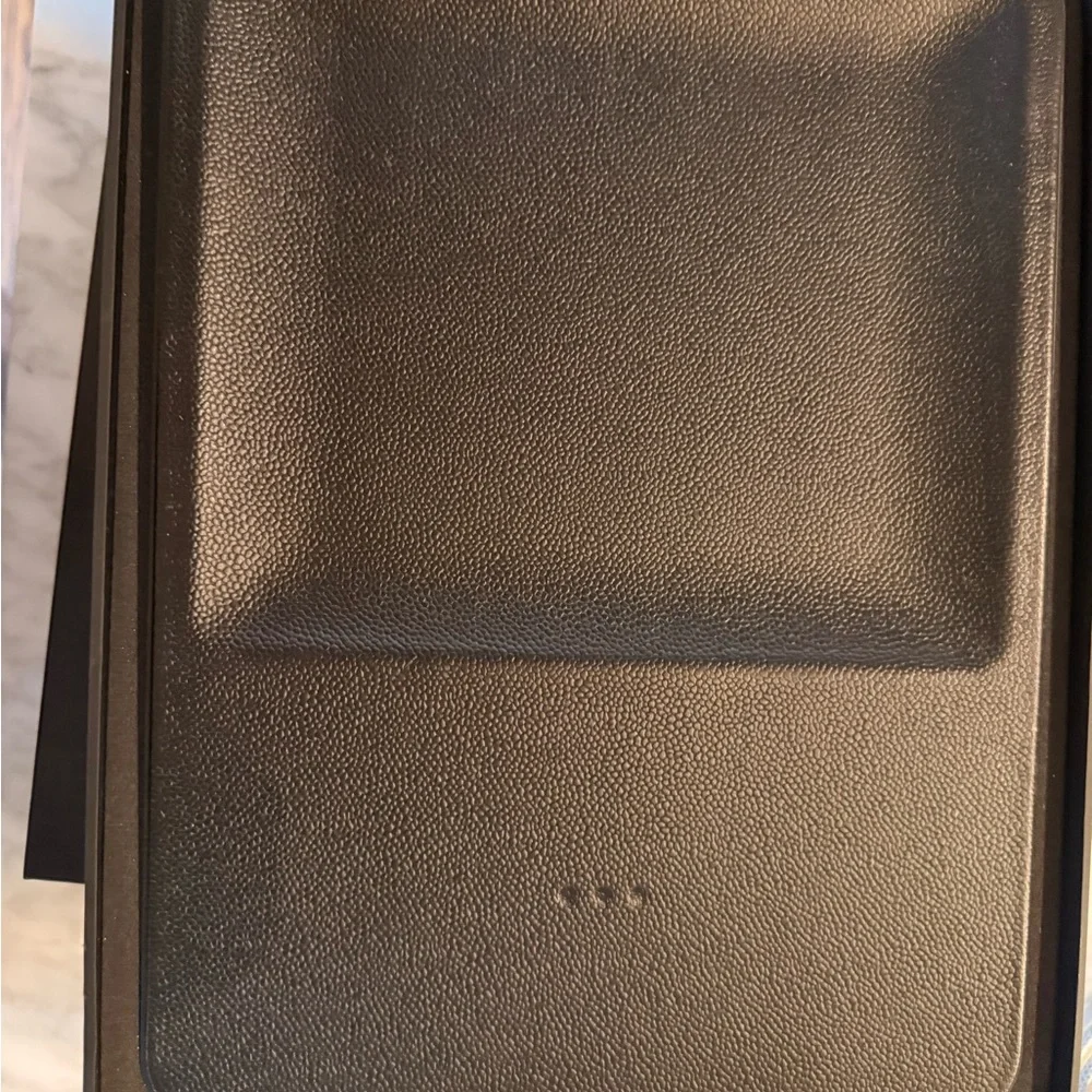 Oura Black Wireless Charging Tray